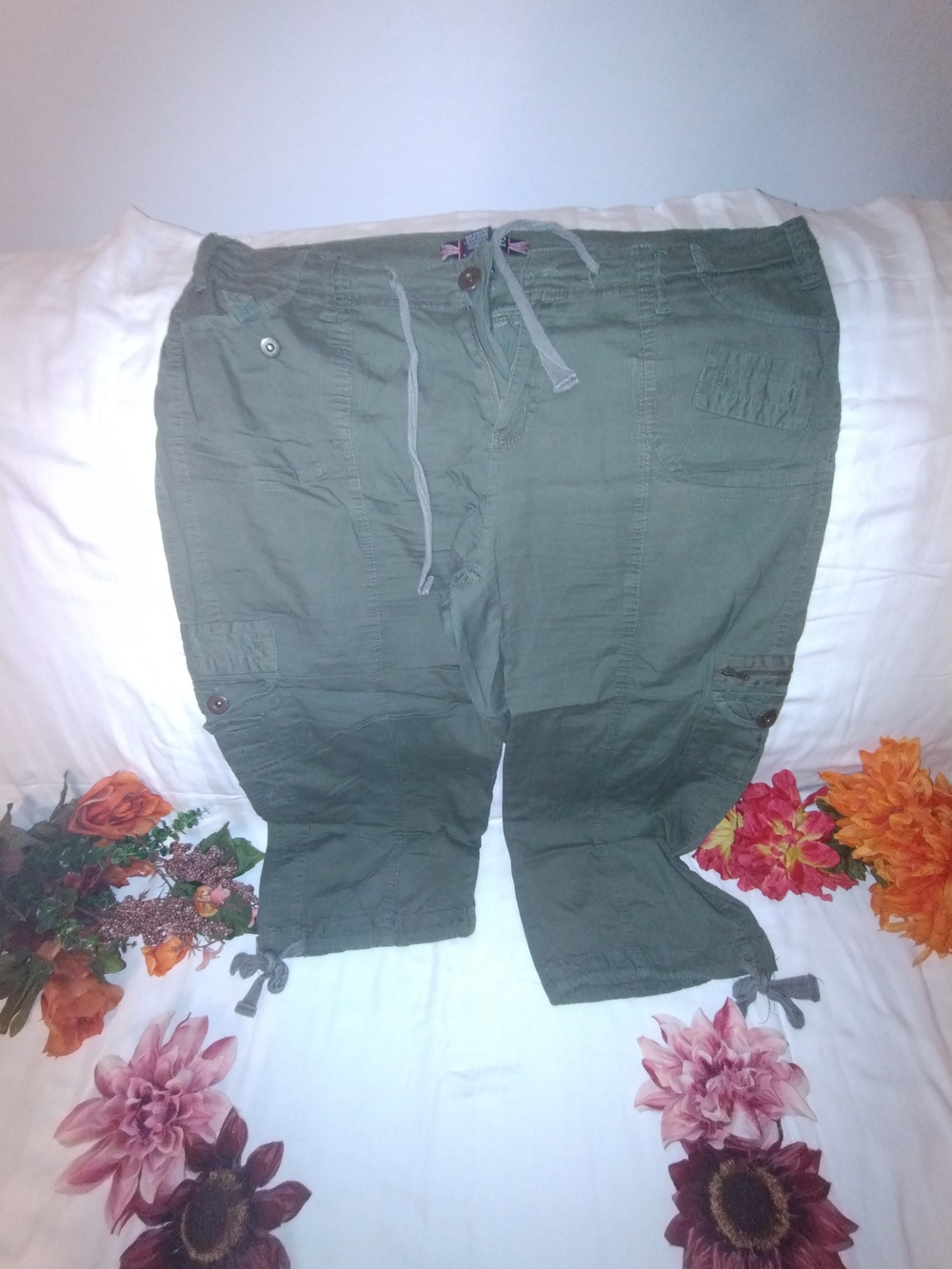 Jazzie London Olive Green Cargo Capris